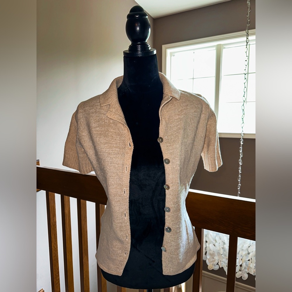 Short sleeve button up